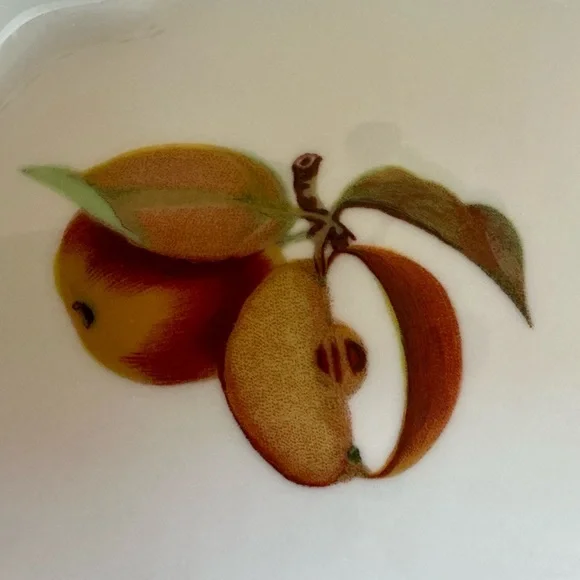 NWT ROYAL WORCESTER 10” QUICHE /PIE EVESHAM GOLD /PORCELAIN FLAWLESS - Picture 8 of 11